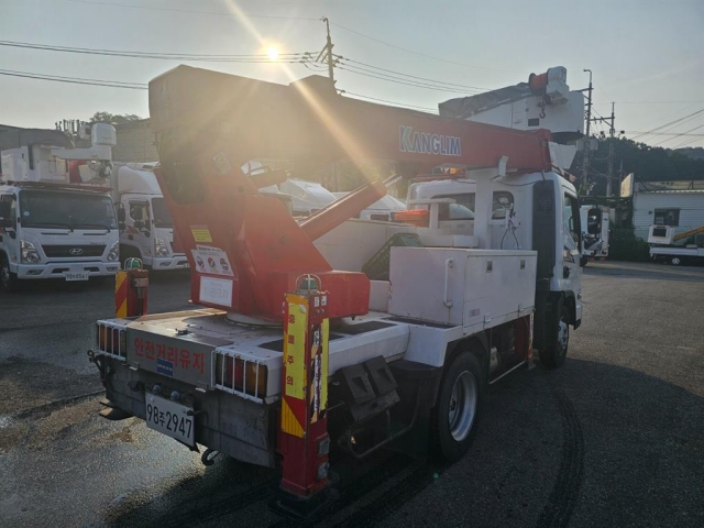 3.5톤절연고소작업차 사진 5